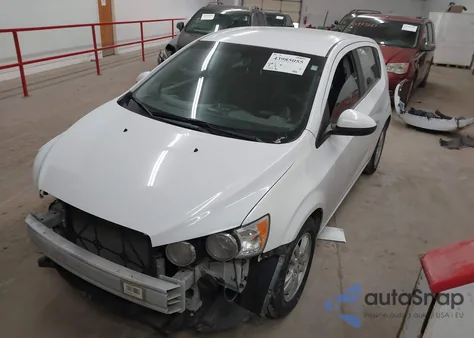 2015 Chevrolet Sonic Lt Auto z USA, uszkodzony, nr VIN 1G1JC6SH9F4174290